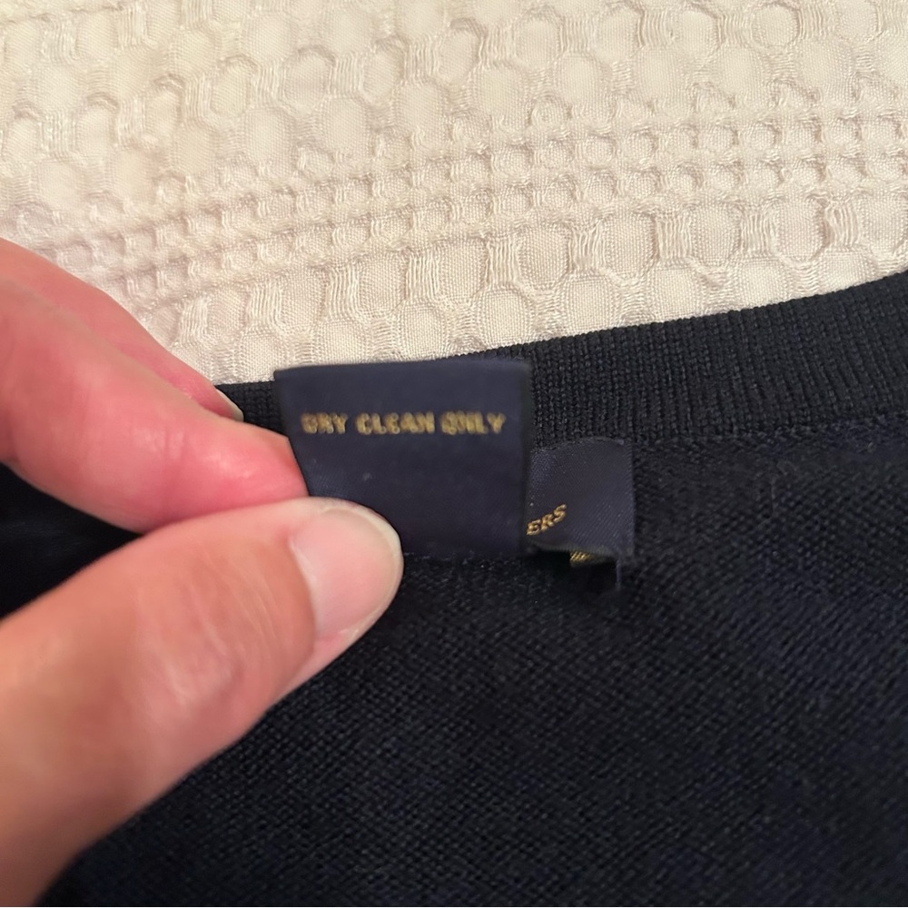 Brooks Brothers Dark Navy Blue V-Neck Sweater 83% Merino Wool Sz L FLAW - Picture 5 of 6